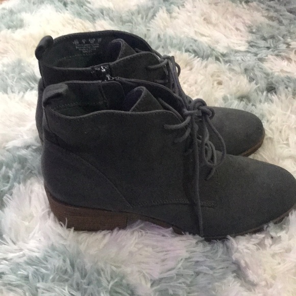 Boots - Picture 2 of 4